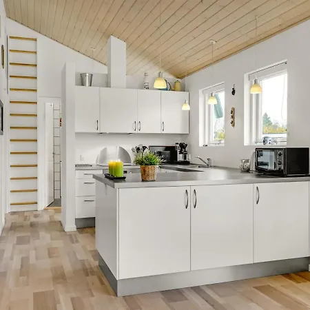 Ayen - 1-5km From The Sea In Ne Jutland By Interhome