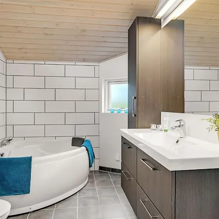 Ayen - 1-5km From The Sea By Interhome Hébergement de vacances