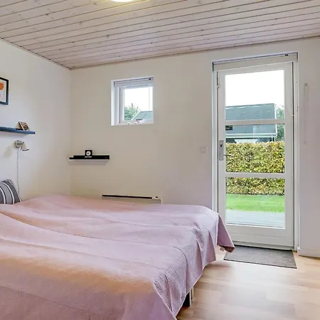 Ayen - 1-5km From The Sea By Interhome * Hals