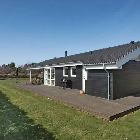 Ayen - 1-5km From The Sea By Interhome * Hals